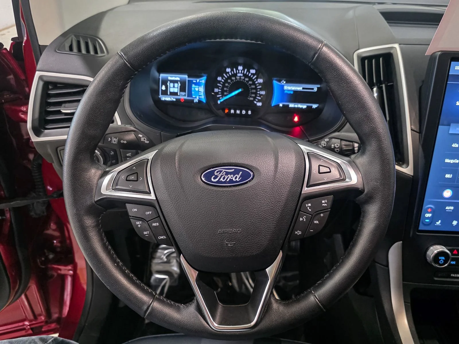 2023 Ford Edge SEL - Photo 32