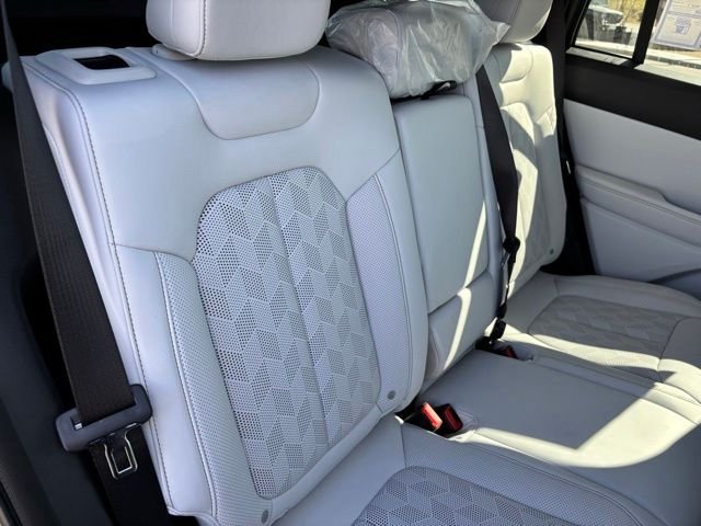 New 2026 Sting-Gray Clear-Coat Exterior Paint Jeep Laredo image 21