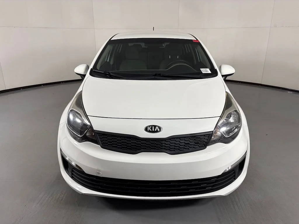 Used 2016 White Kia LX image 3