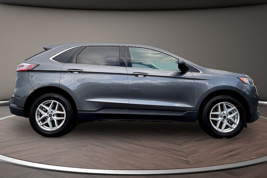 Used 2024 Gray Ford SEL image 10