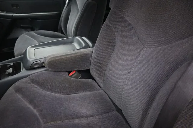Used 2000  GMC SLE image 16