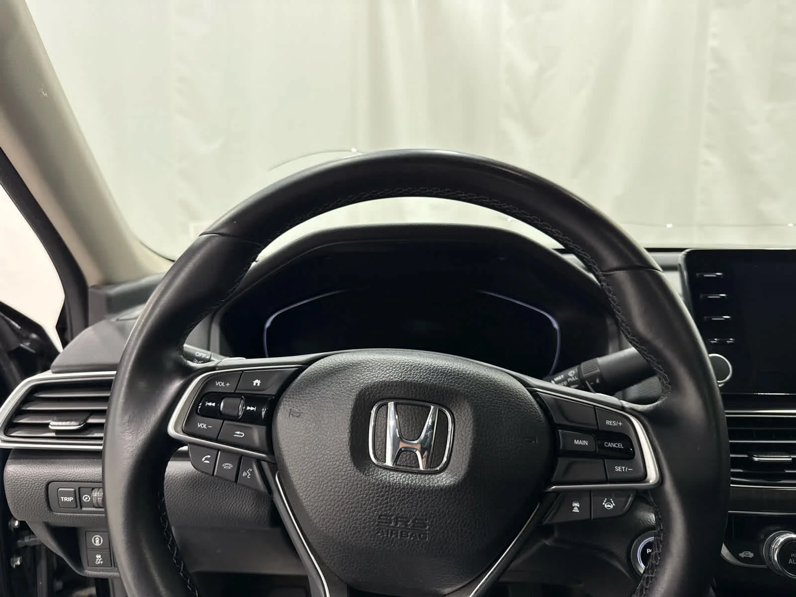 Used 2018 Black Honda EX-L image 17