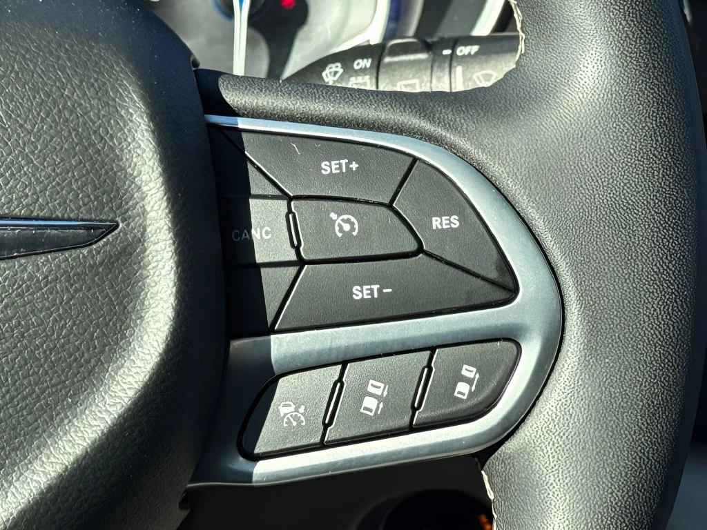 Used 2023 White Chrysler Touring L image 17