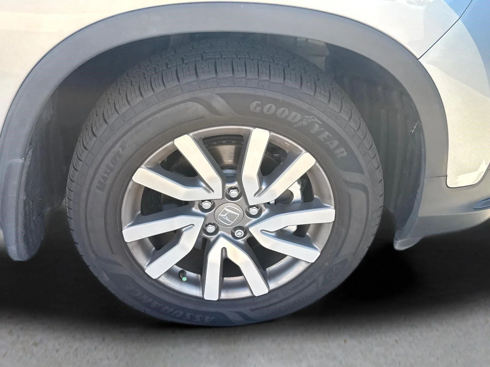 Used 2022 Lunar Silver Metallic Honda EX-L image 23