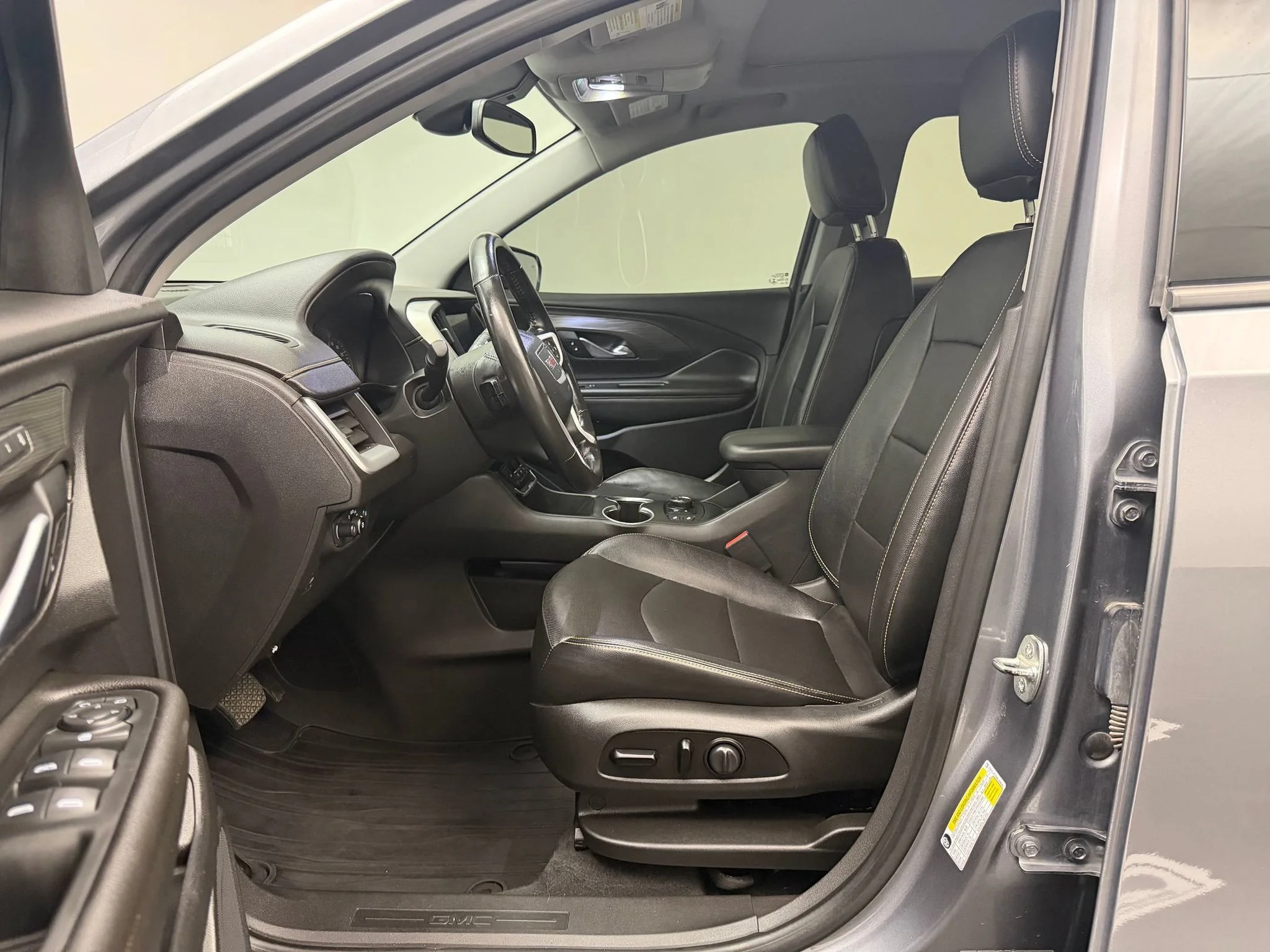 Used 2021 Satin Steel Metallic GMC SLT image 5