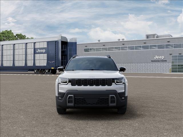 New 2026 Bright White Clear-Coat Exterior Paint Jeep Overland 4x4 image 6