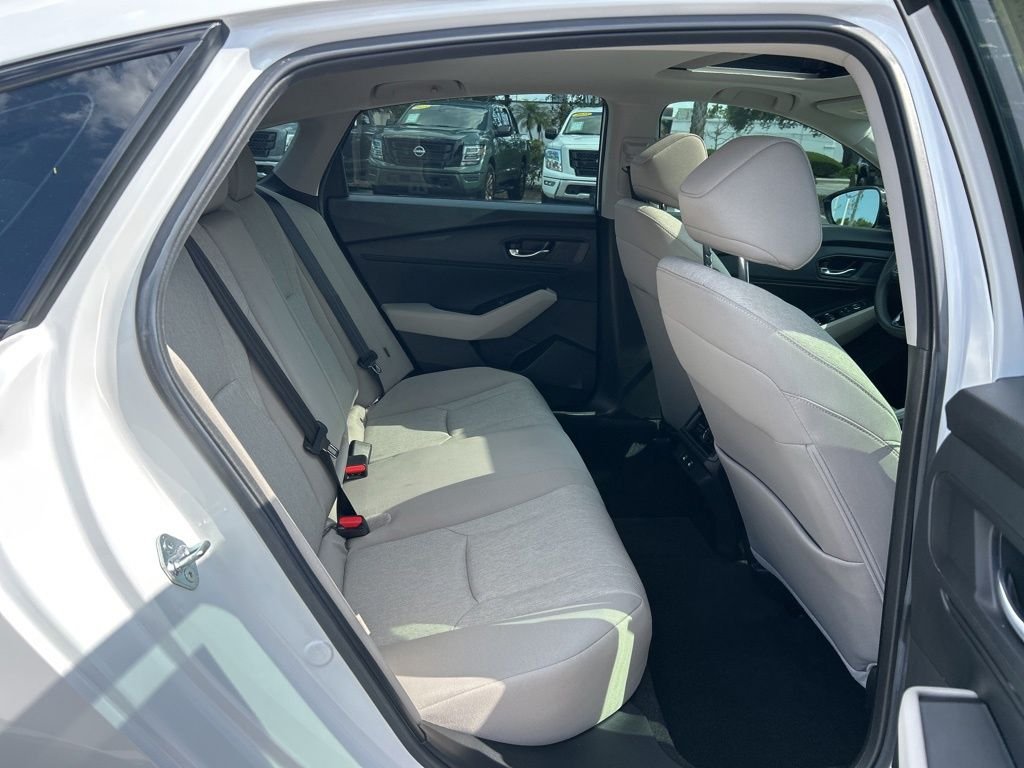 Used 2025  Honda SE image 41
