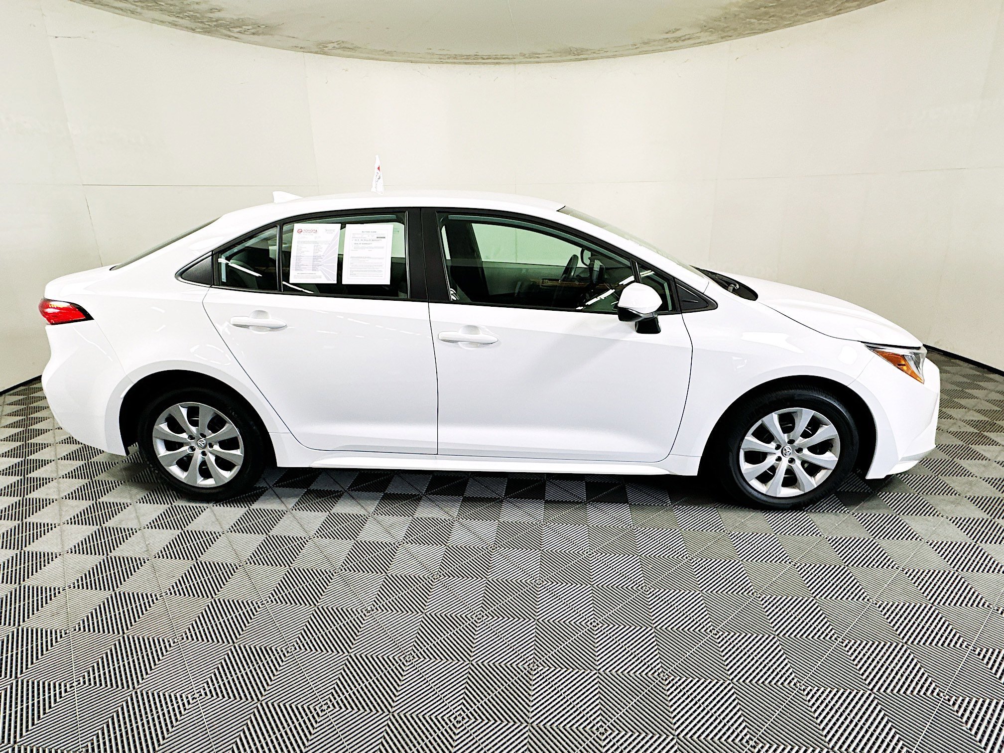 2023 Toyota Corolla thumbnail 4