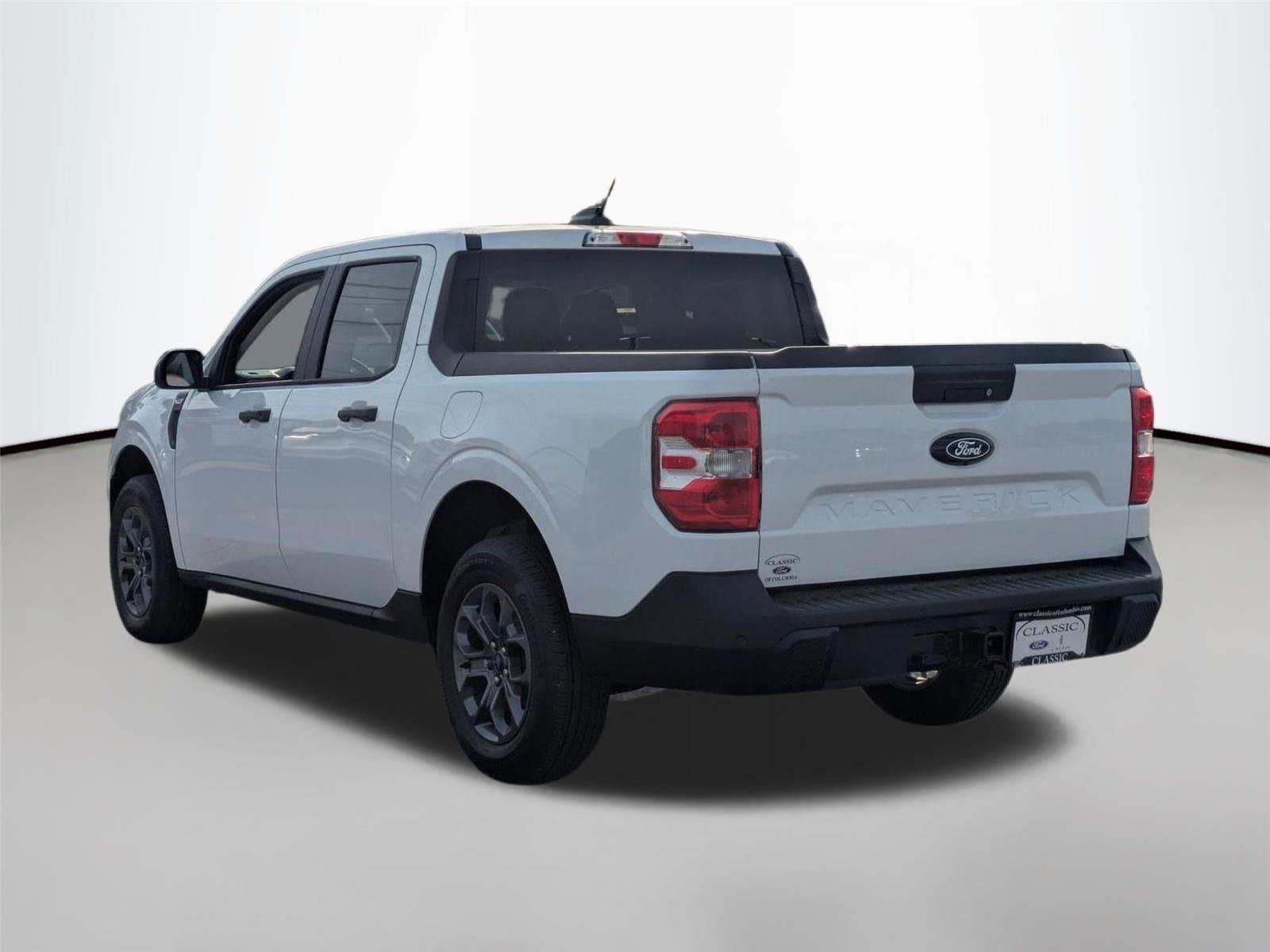 New 2026 Oxford White Ford XLT image 7
