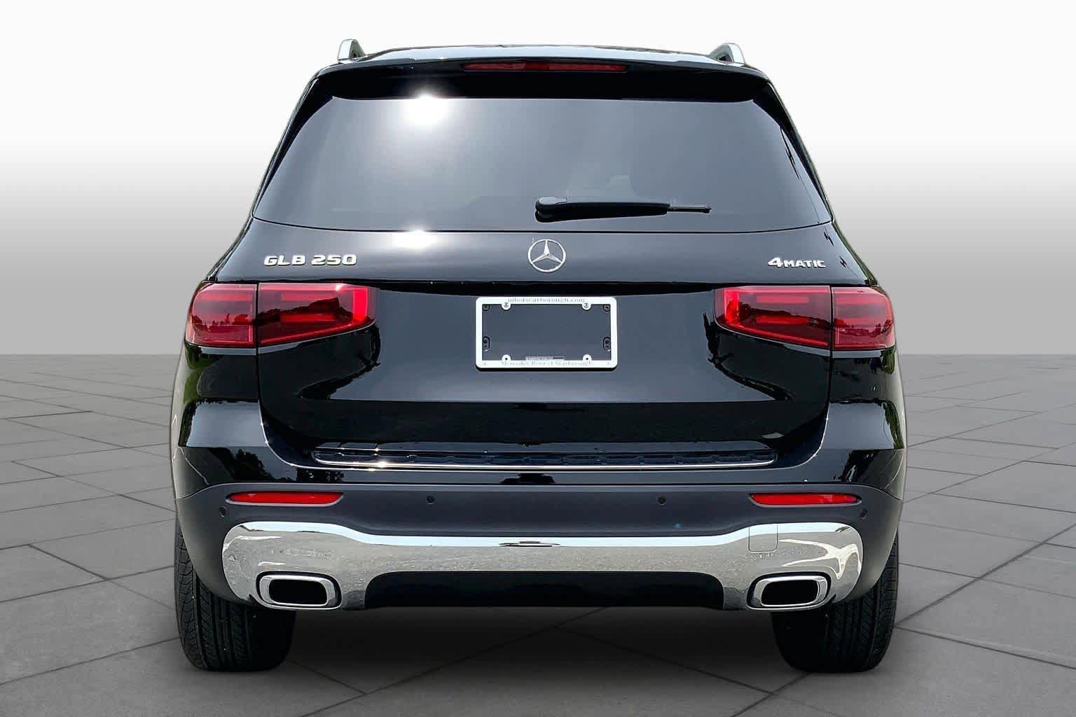New 2026 Night Black Mercedes-Benz GLB 250 image 4