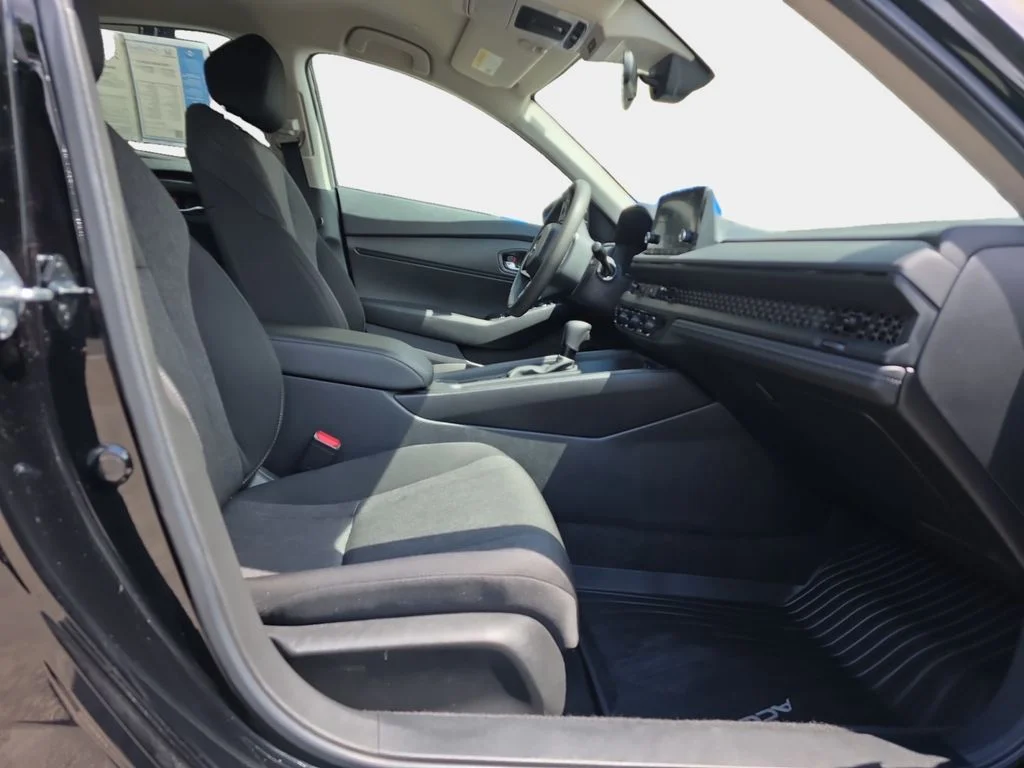 Used 2025 Crystal Black Pearl Honda LX image 18