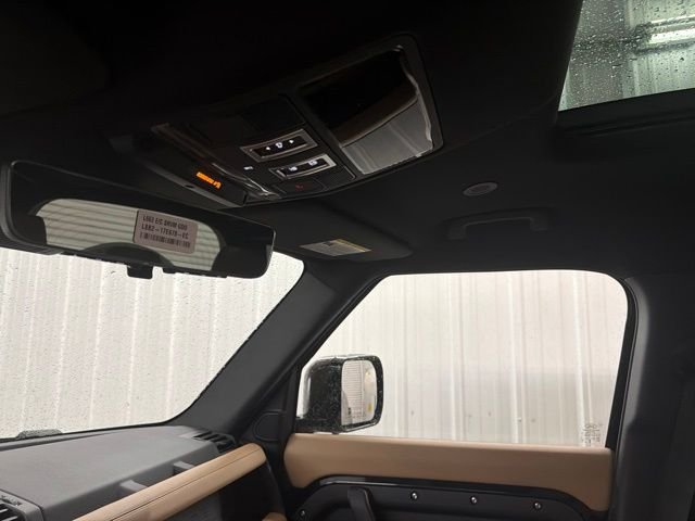 New 2026 Santorini Black Land Rover X-Dynamic SE image 37