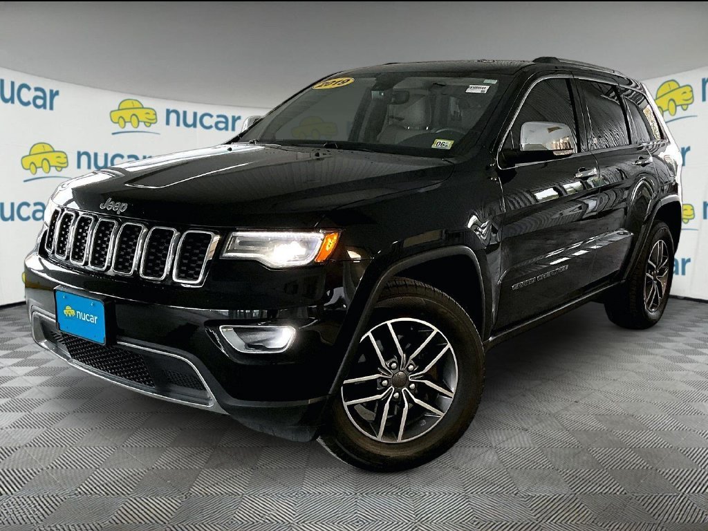 Used 2019 Diamond Black Crystal Pearlcoat Jeep Limited image 3