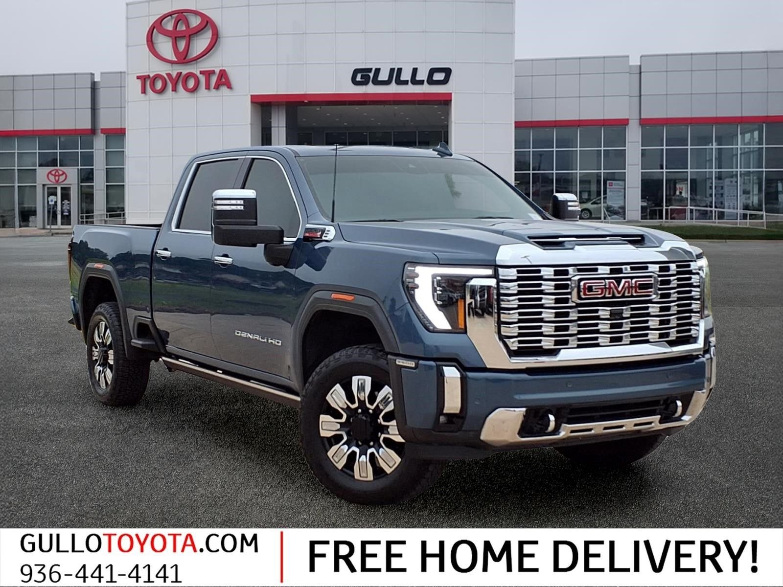 2024 GMC Sierra 4WD Crew Cab Standard Box Denali's photo