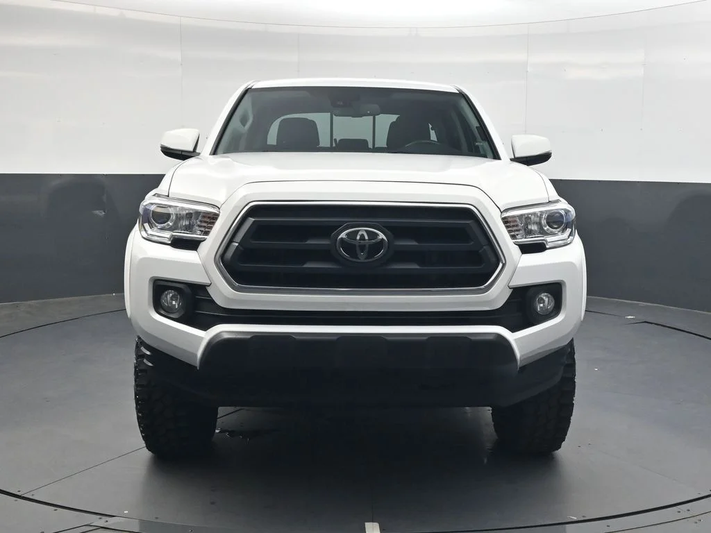 Used 2023 White Toyota SR5 image 9