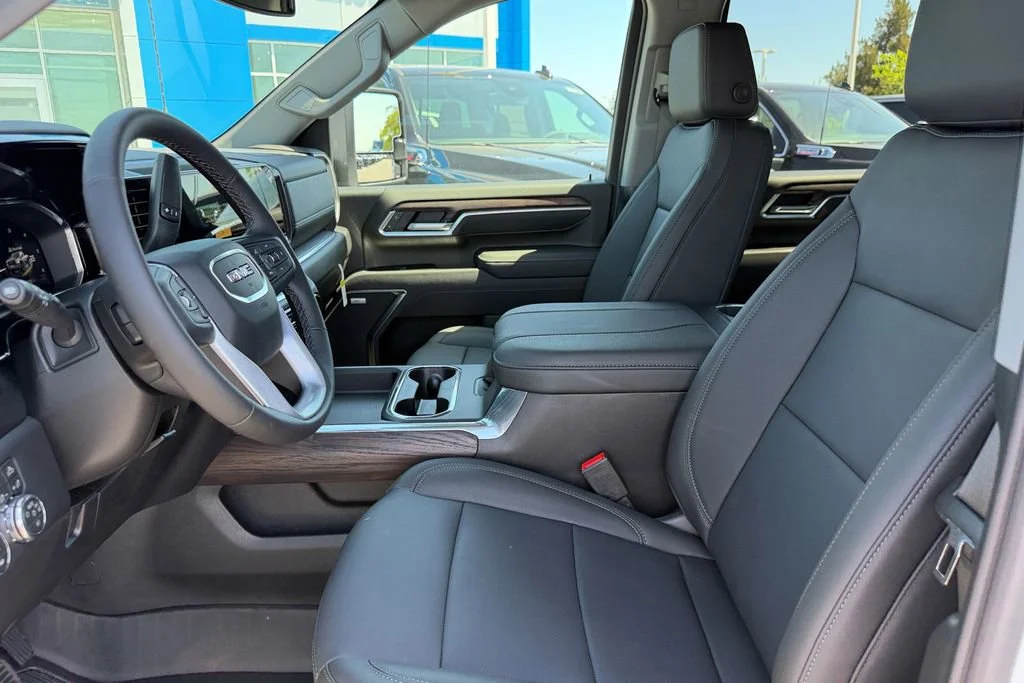 New 2026 Summit White GMC SLT image 19