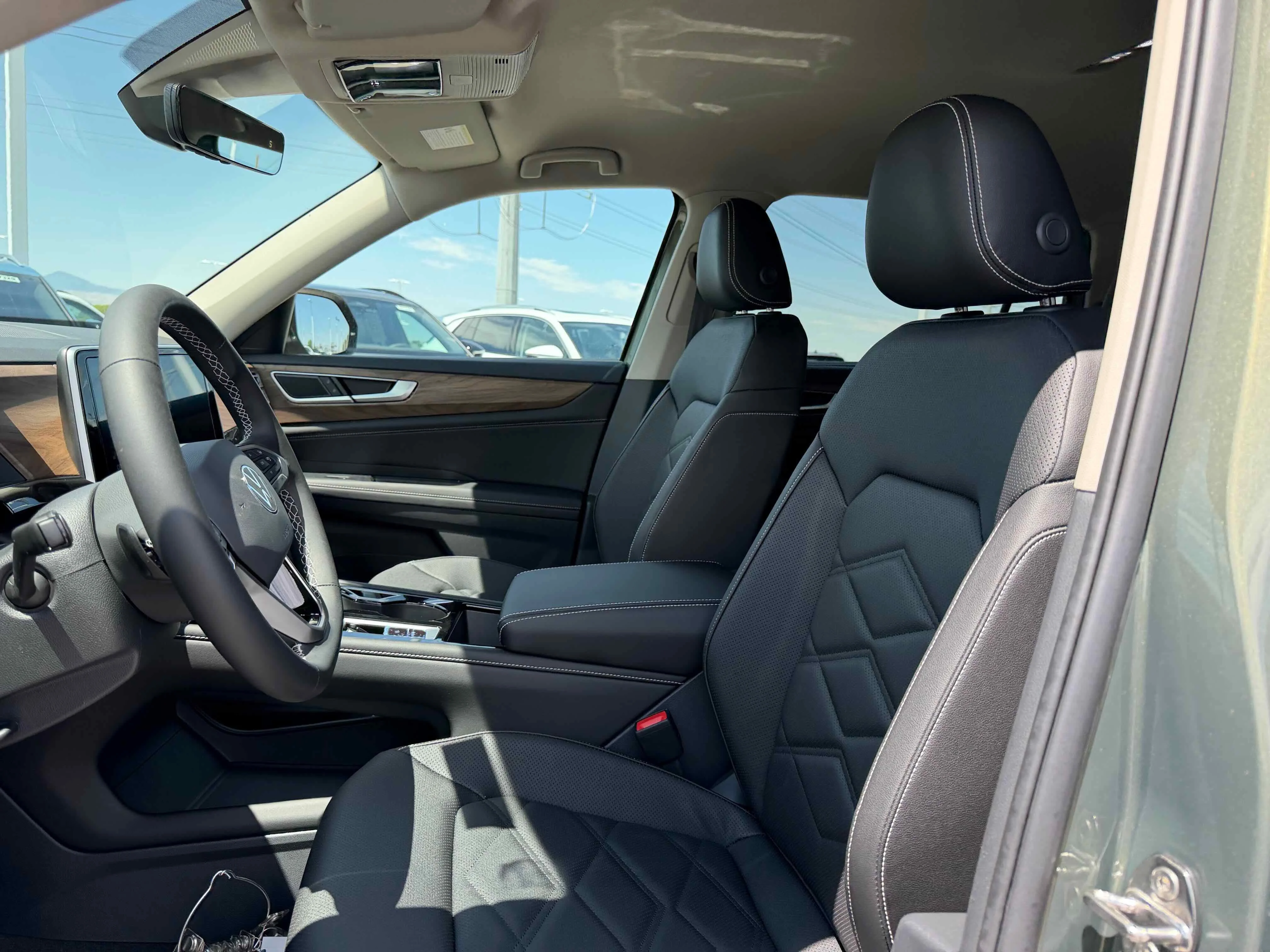 New 2026 Green Volkswagen 2.0T SE w/Technology image 4