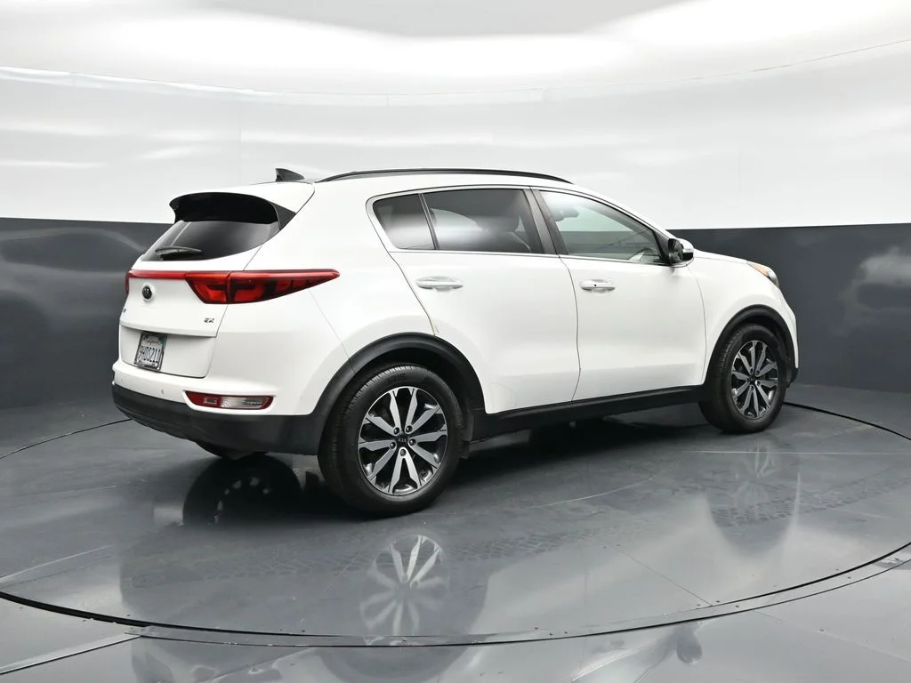 Used 2018 White Kia EX image 28