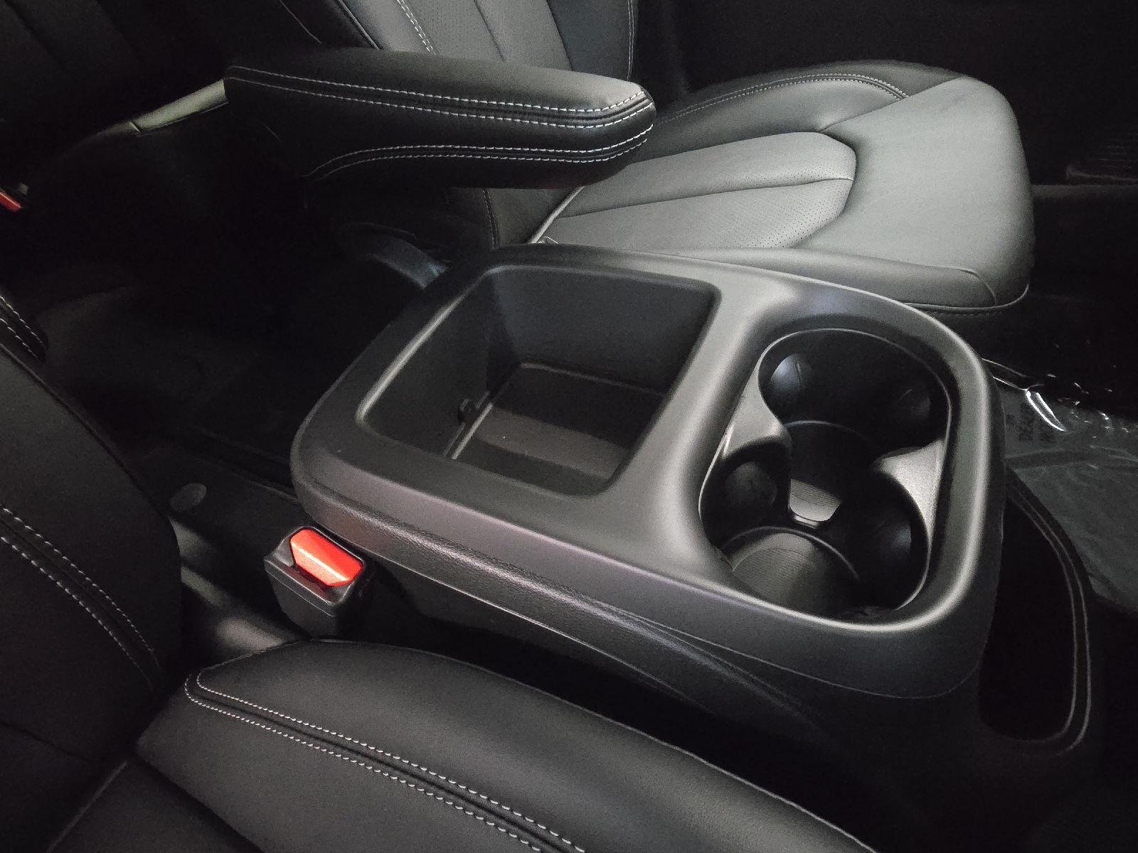 2026 Chrysler Pacifica Select - Photo 34