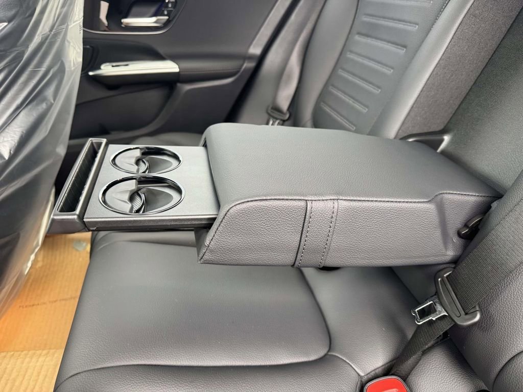 New 2026 Black Mercedes-Benz GLC 300 image 30