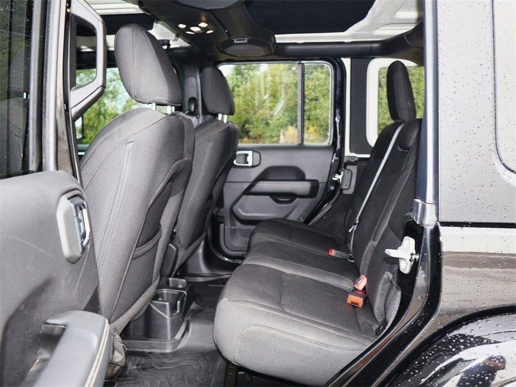2023 Jeep Wrangler 4-Door Sahara - Photo 17