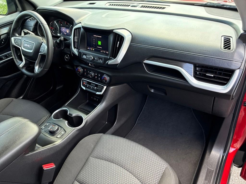 Used 2022 Red GMC SLE image 39