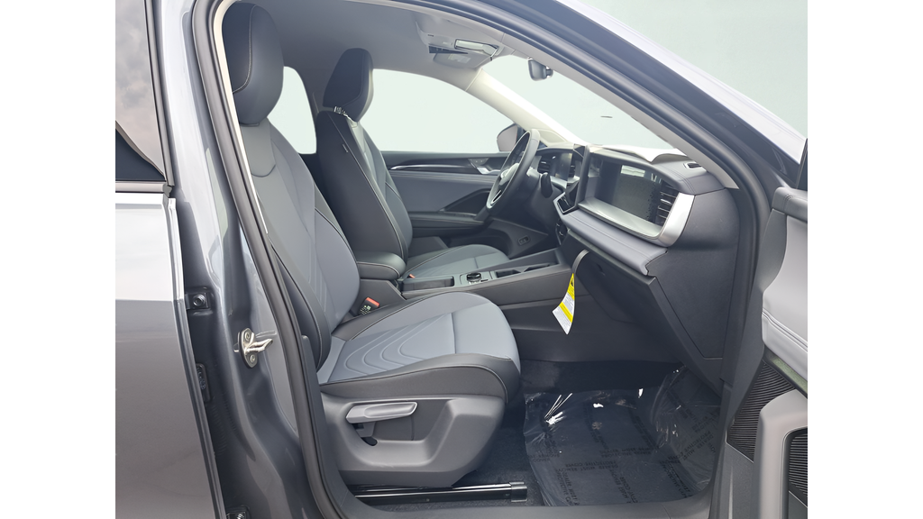 2025 Volkswagen Tiguan SE - Photo 16