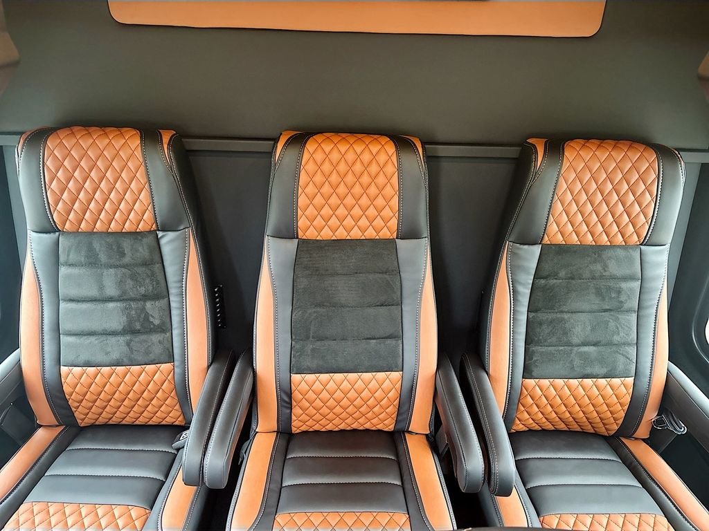 New 2025  Mercedes-Benz 15 Passenger Sliding Door image 19