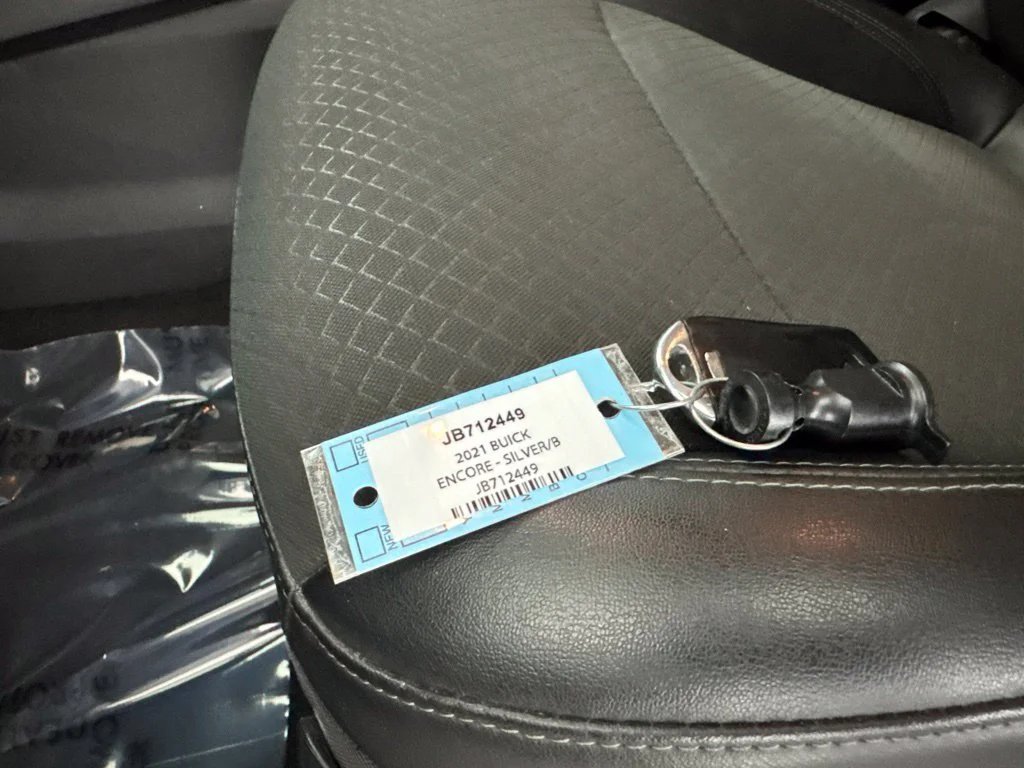 Used 2018 Silver Buick Preferred image 31