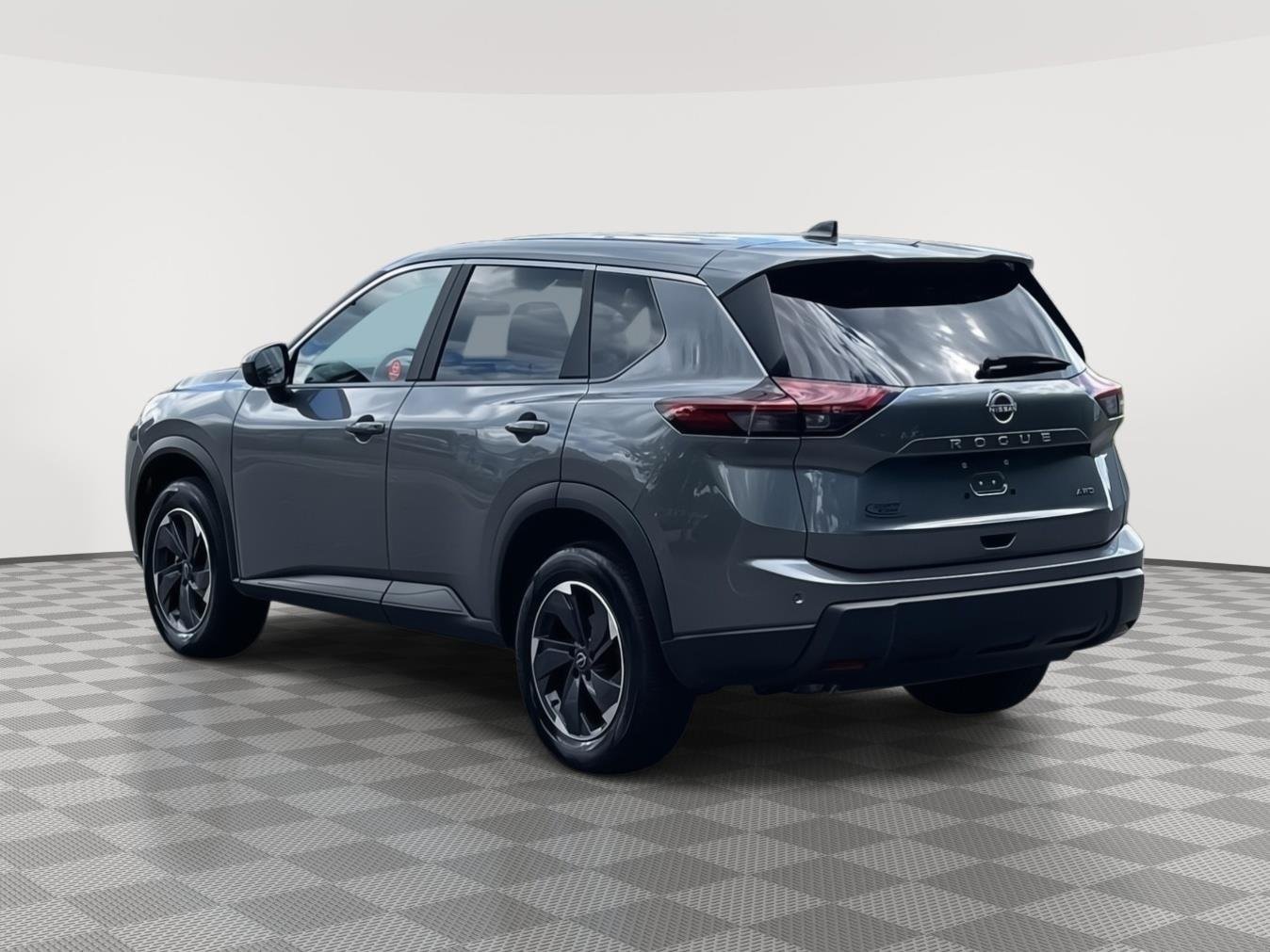 Used 2025 Gun Metallic Nissan SV image 7