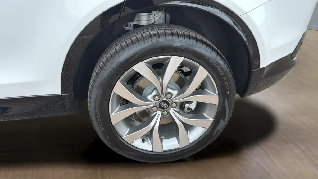 New 2026 White Land Rover Landmark image 16