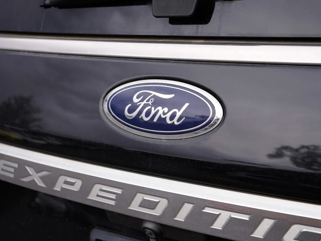 Used 2019 Agate Black Metallic Ford XLT image 7