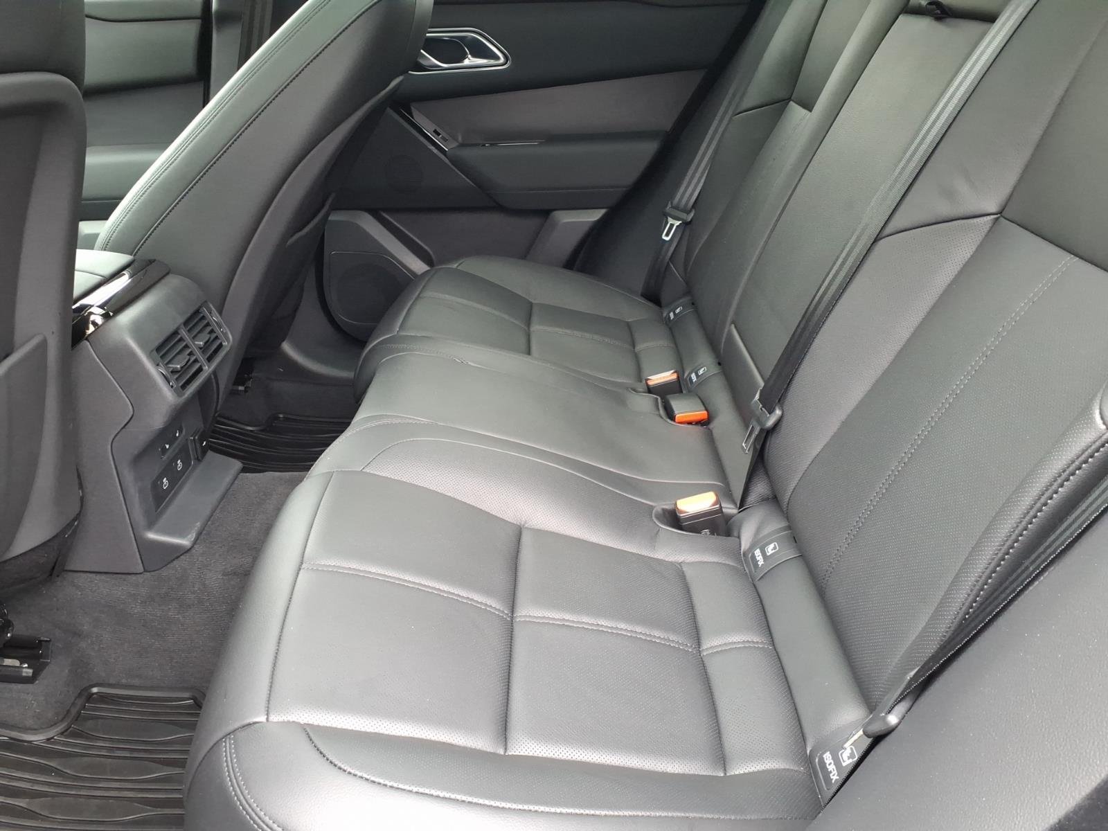 Certified Used 2026 Fuji White 1aa Land Rover S image 5