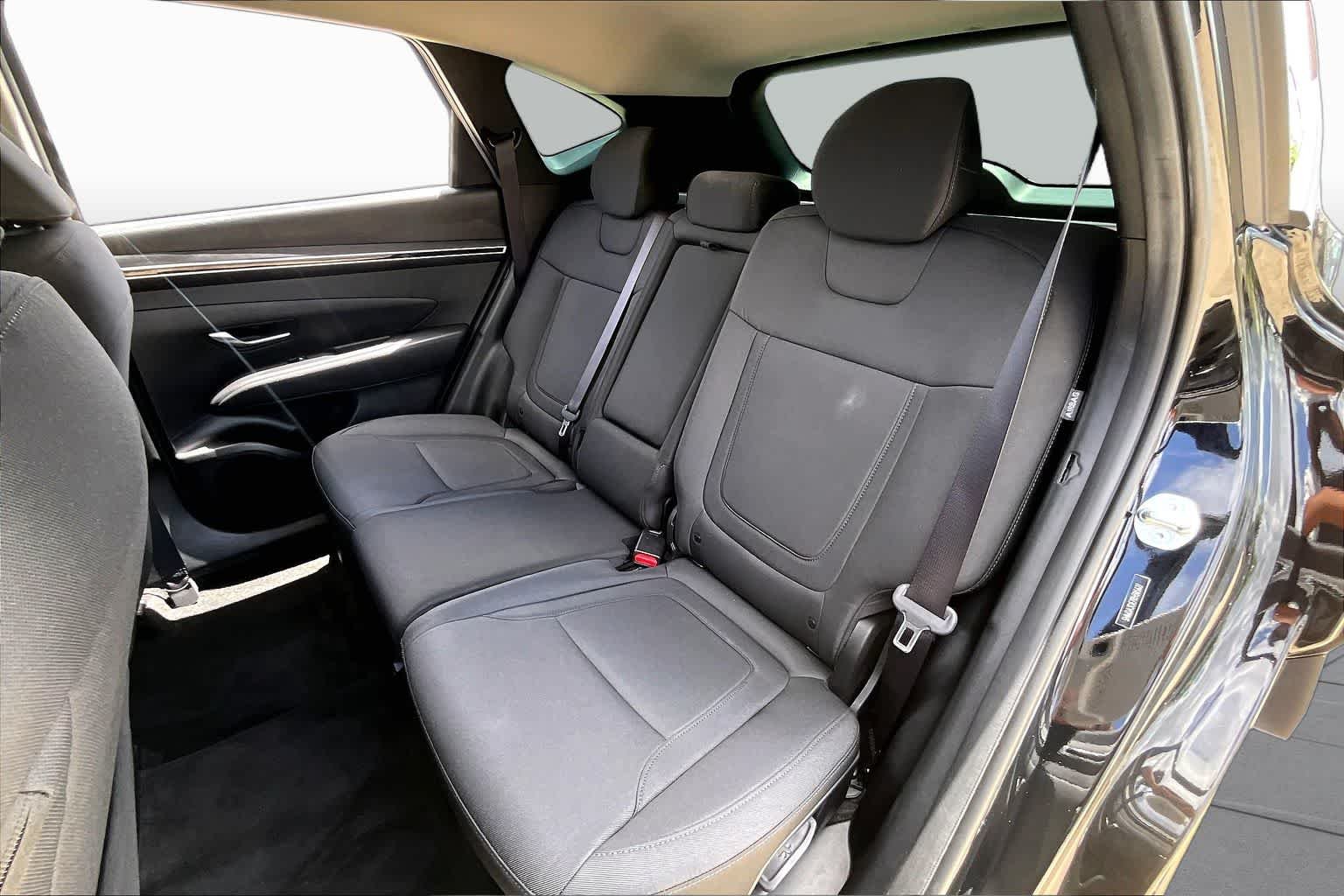 Used 2024 Black Pearl Hyundai SE image 17