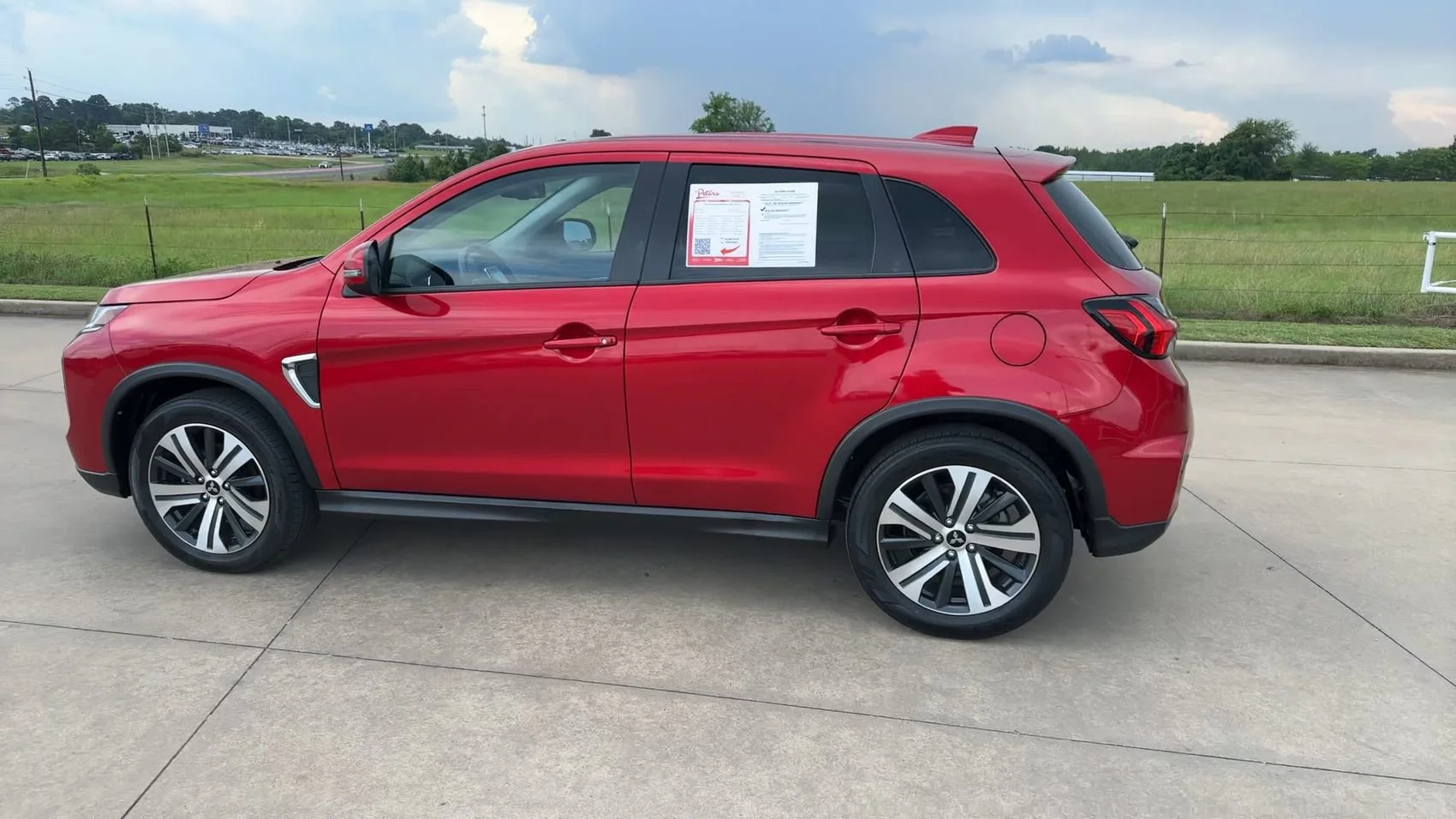 Used 2024 Red Mitsubishi 2.0 SE image 6