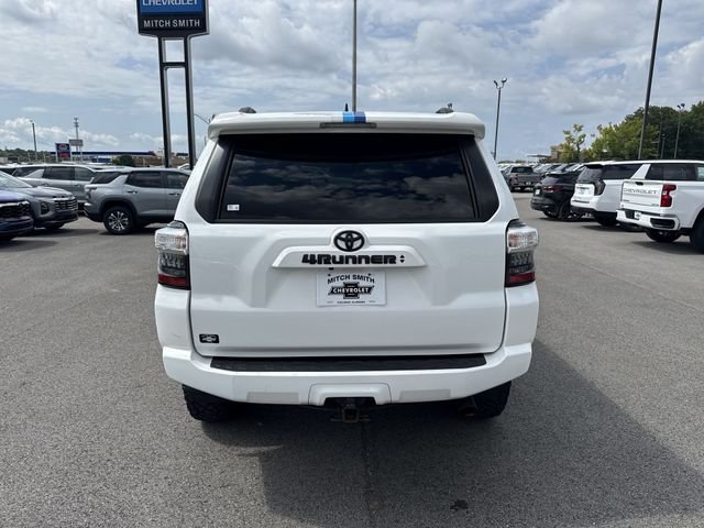 Used 2022 White Toyota SR5 Premium image 15