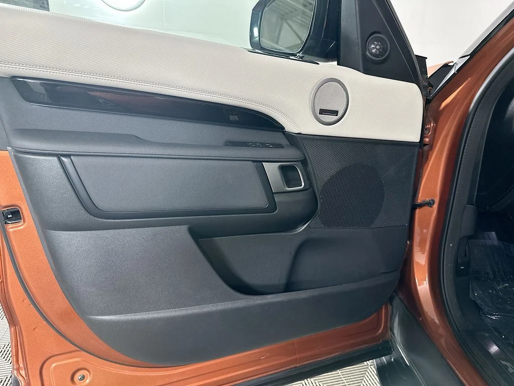 Used 2022 Namib Orange Premium Metallic Land Rover HSE R-Dynamic image 22