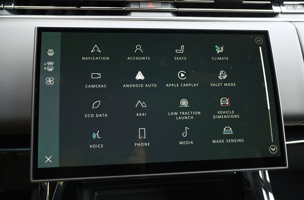 Used 2026 White Land Rover SE image 19