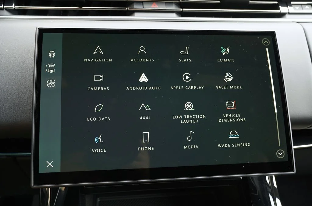 New 2026 Fuji White Land Rover SE image 20