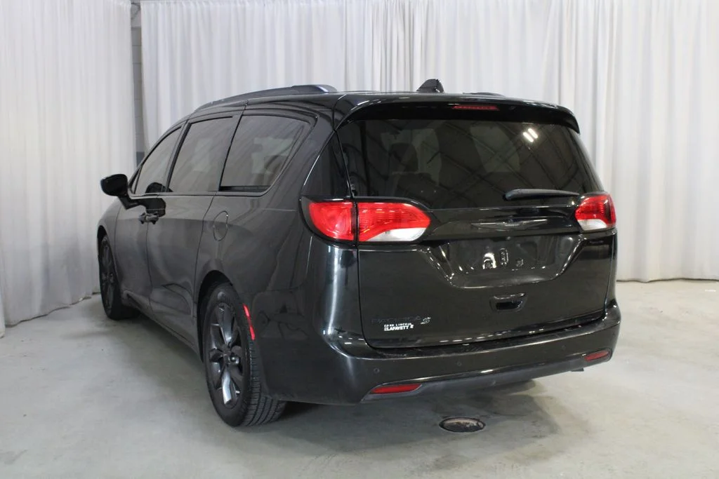 Used 2019 Black Chrysler Touring L Plus image 23