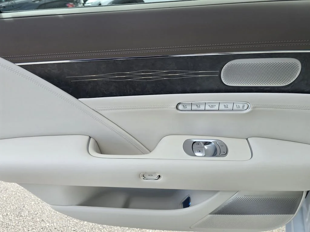 New 2026 White Genesis 3.5T e-SC image 14