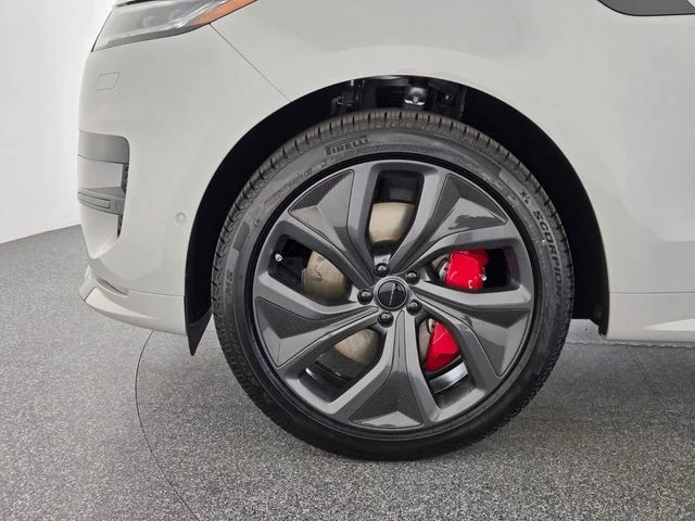 New 2026 Borasco Grey Land Rover Dynamic SE image 9
