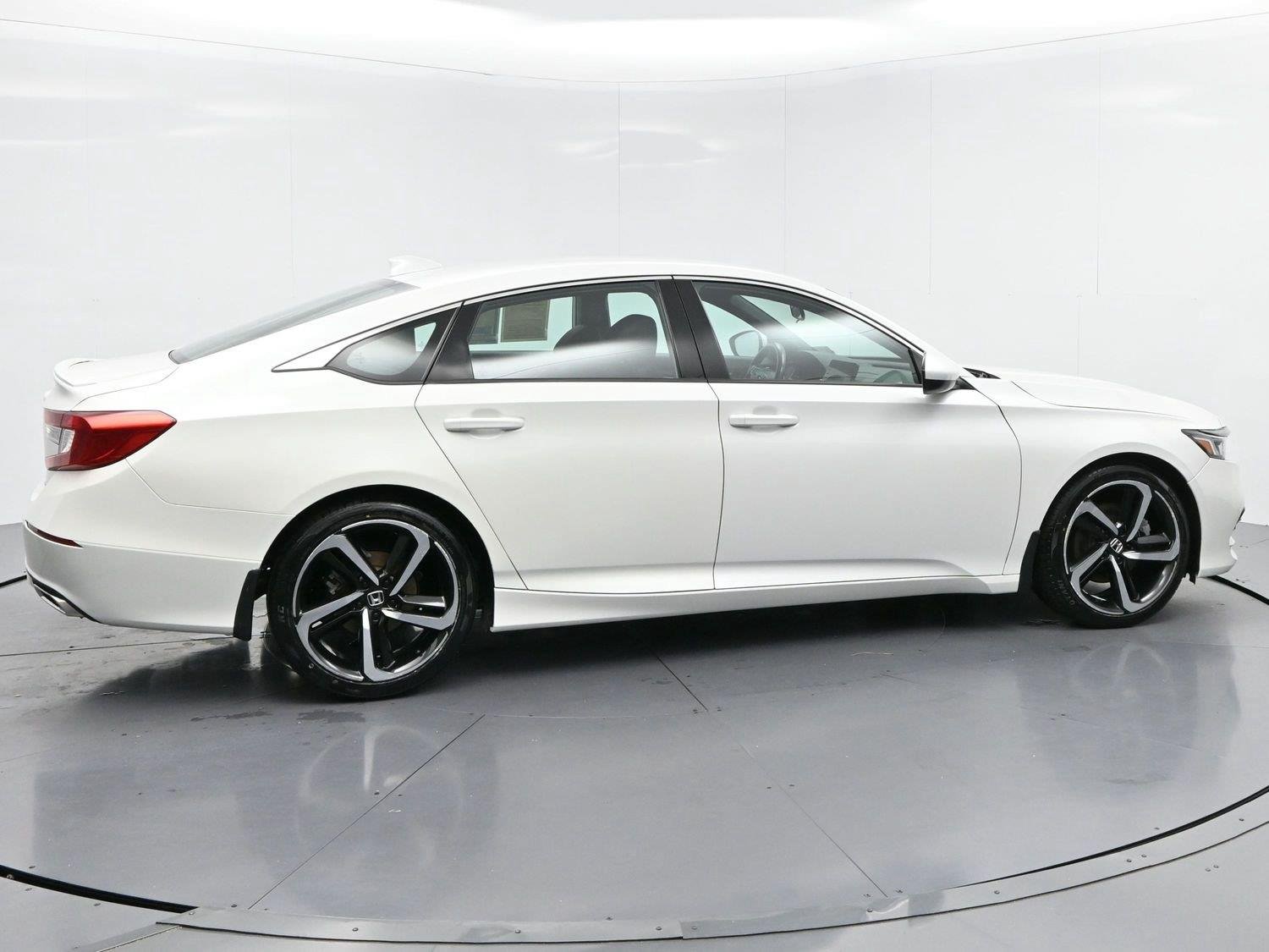 Used 2020 Platinum White Pearl Honda Sport image 8