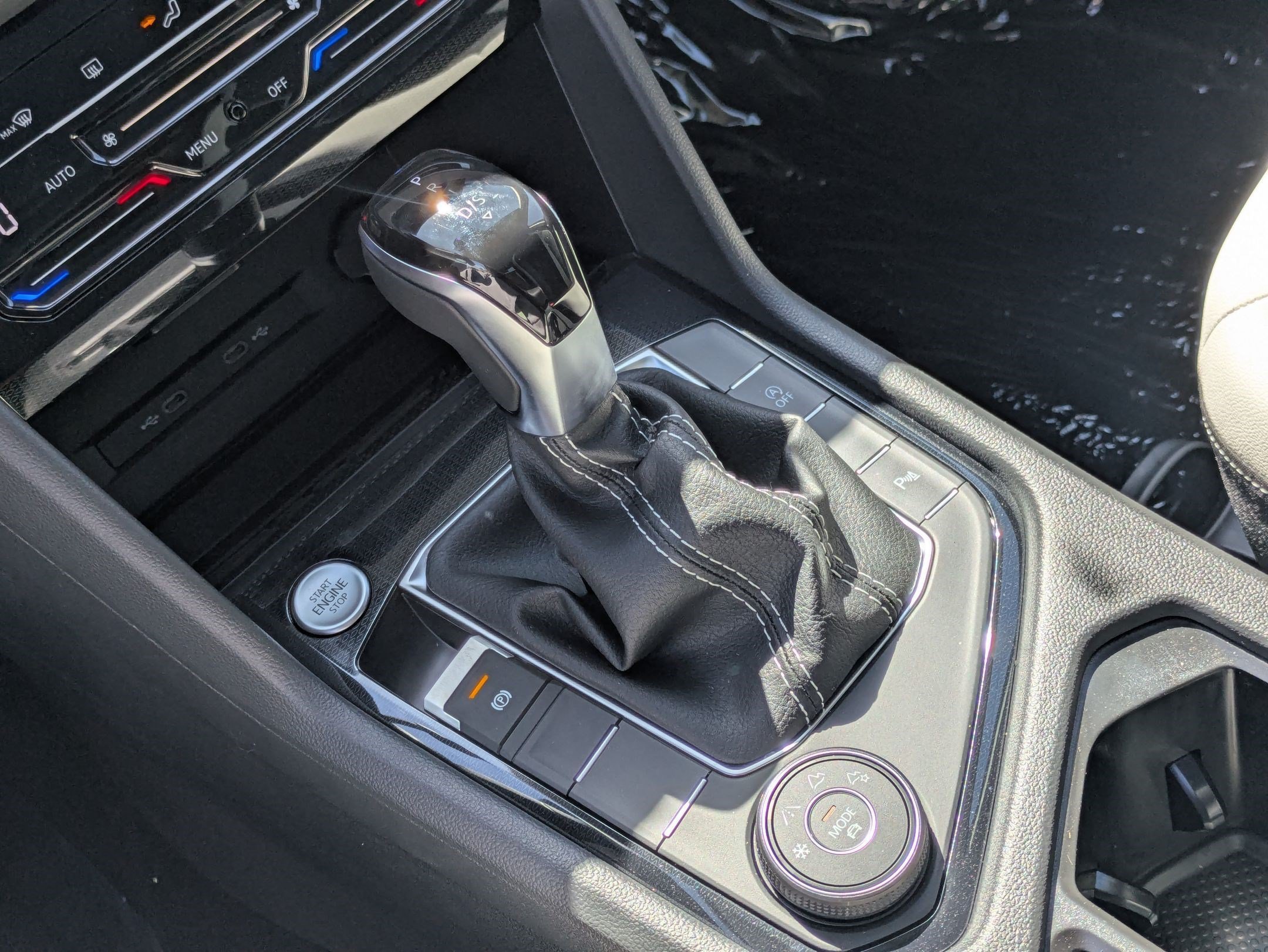New 2026 Monterey Blue Pearl Volkswagen SE image 12