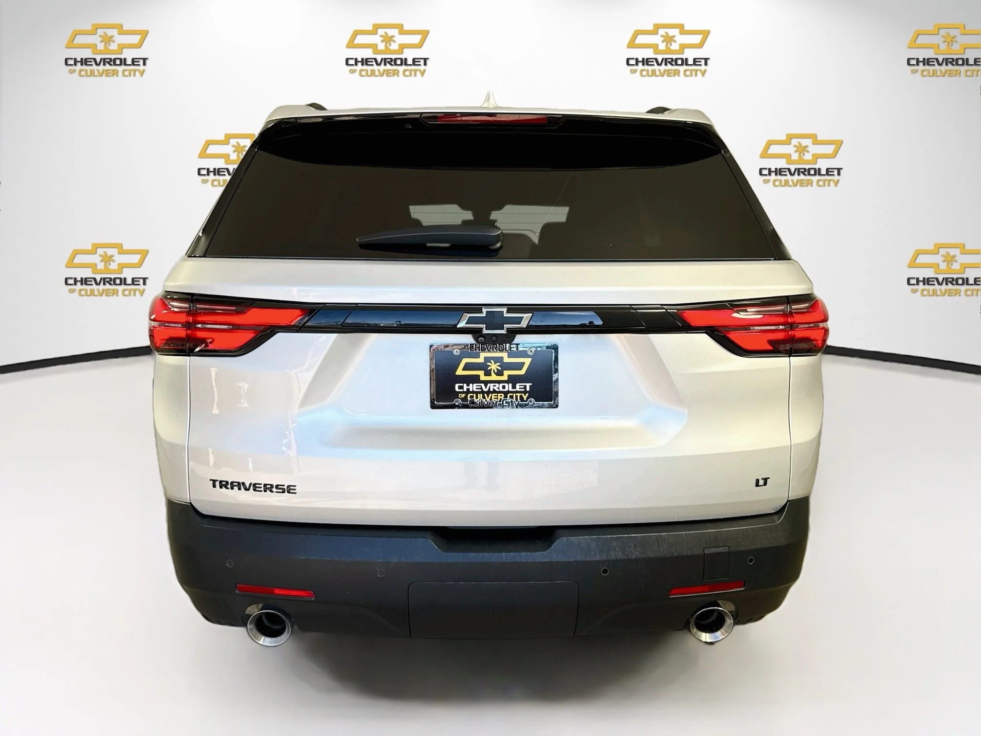 Used 2022 SILVER ICE METALLIC Chevrolet LT Cloth image 7