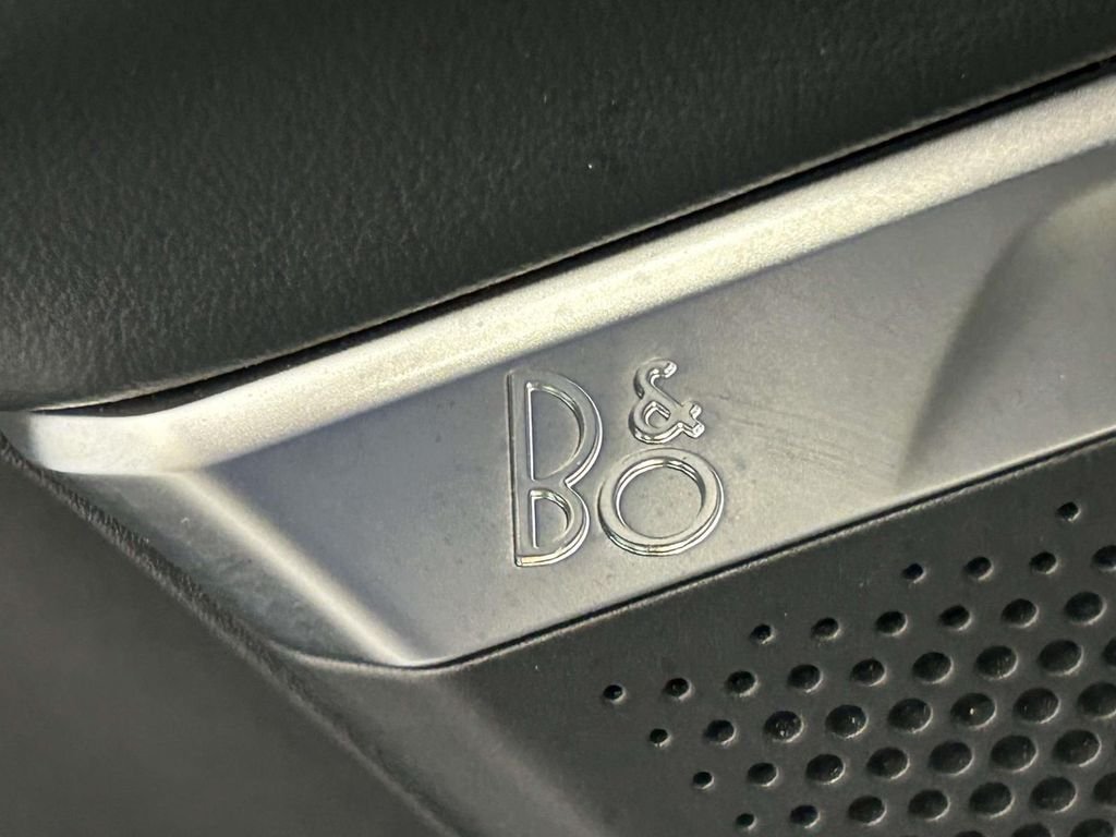 Used 2025 White Ford Platinum image 20
