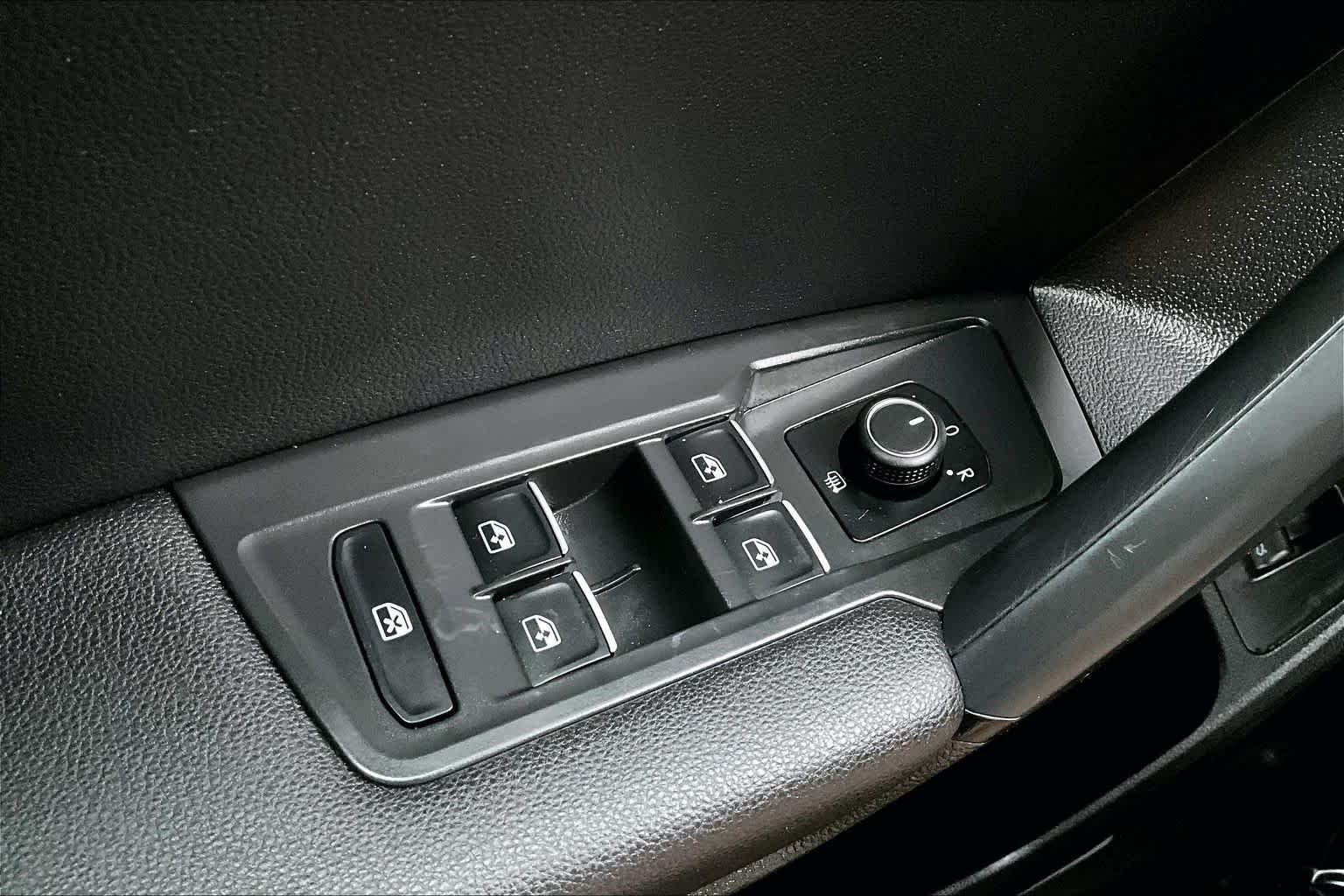 Used 2019 Pure White Volkswagen SEL R-Line Black image 37