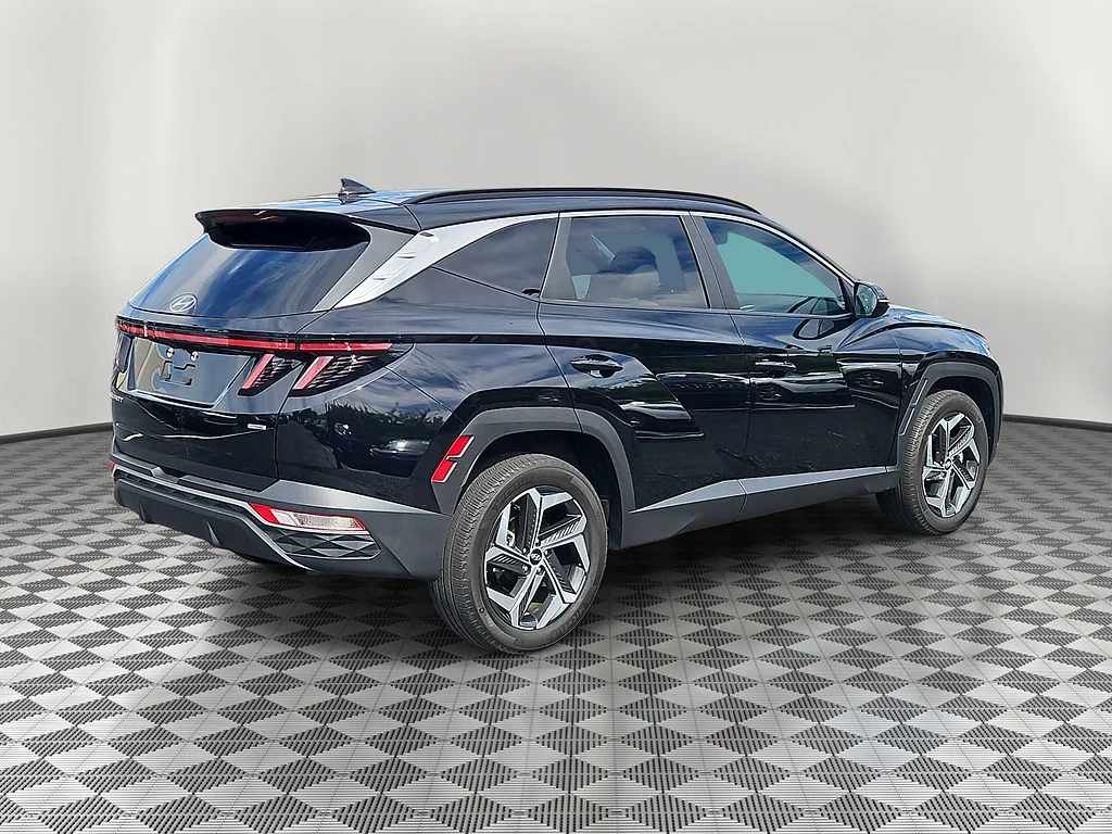 Used 2023 Phantom Black Pearl Hyundai SEL image 4