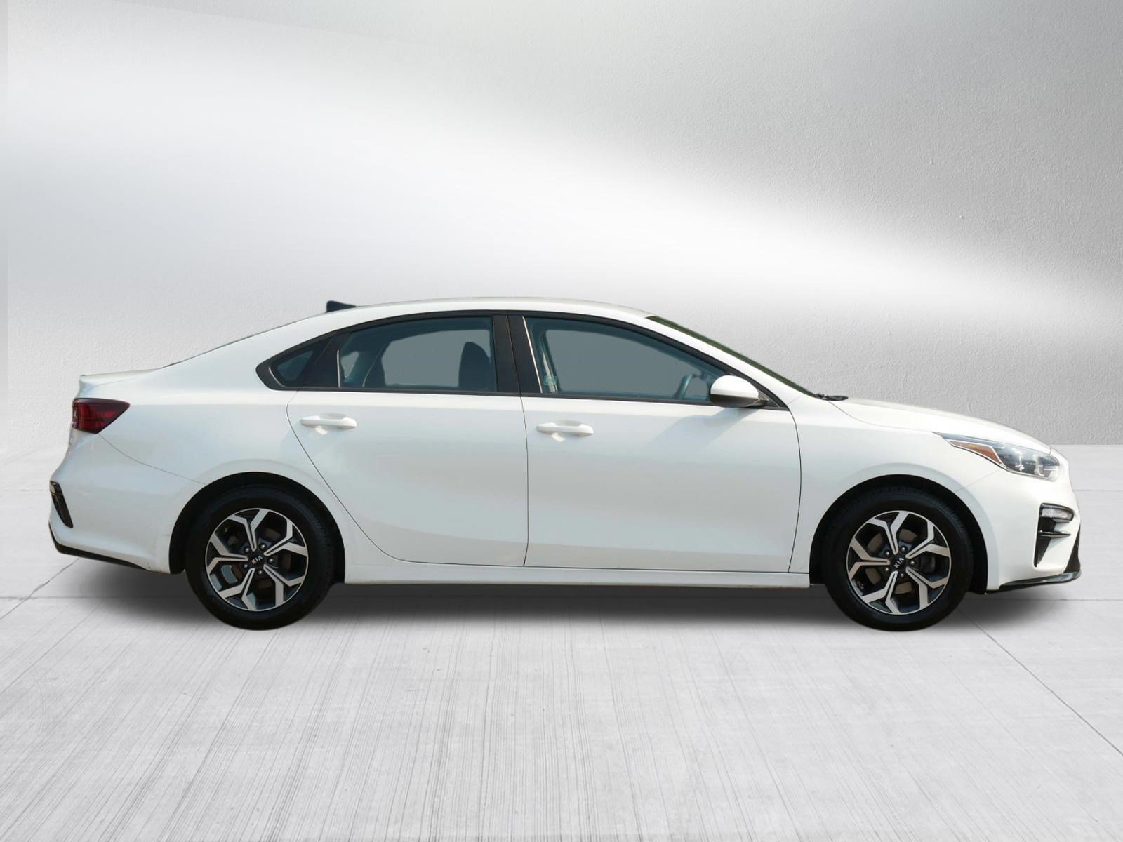 Used 2019 Clear White Kia LXS image 8
