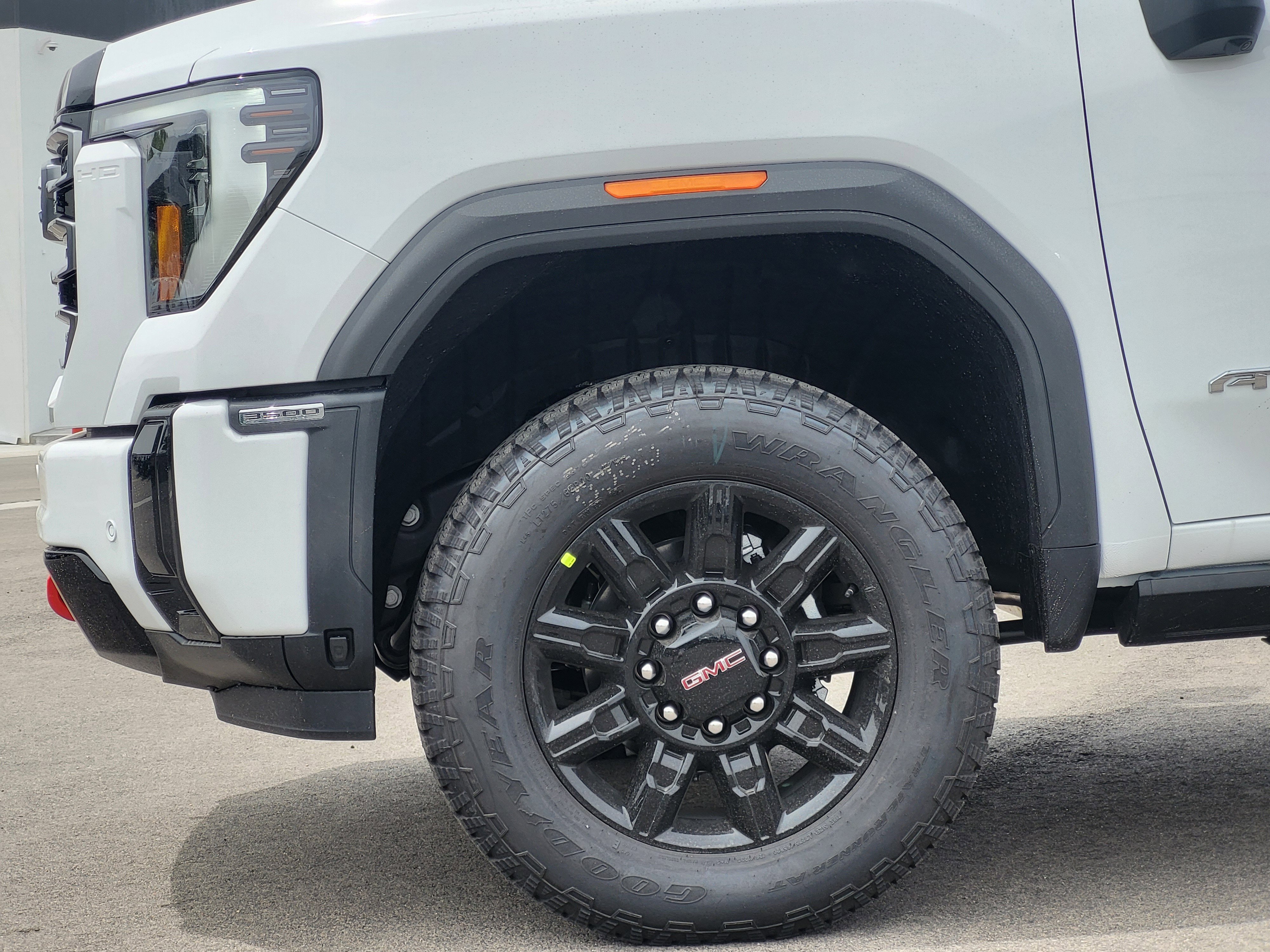 2026 GMC Sierra 3500HD AT4 - Photo 9